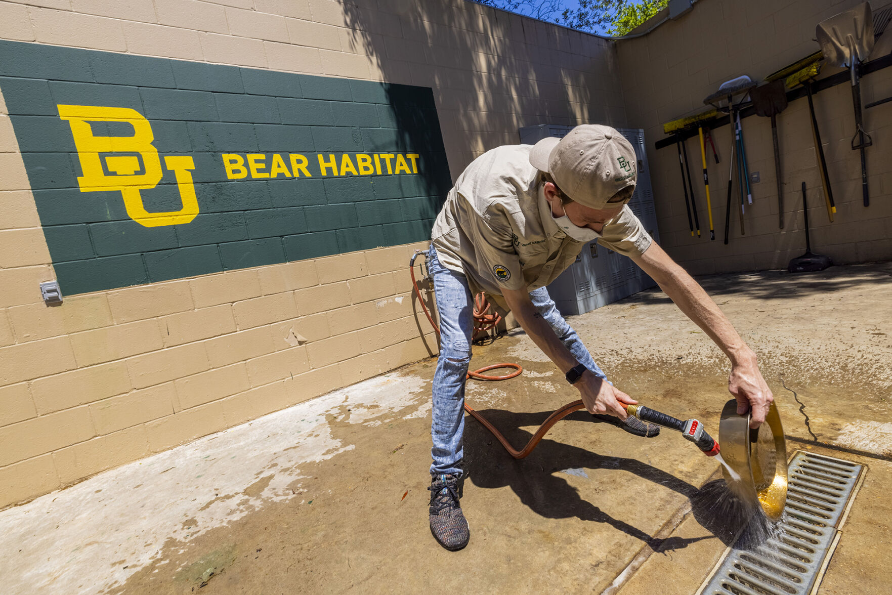 060921-wac-loc-bears-mm3.JPG
